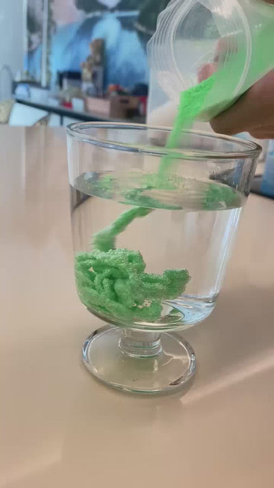 Hydrophobic Magic Sand that does not get wet. STEM toy. Underwater sculpturing